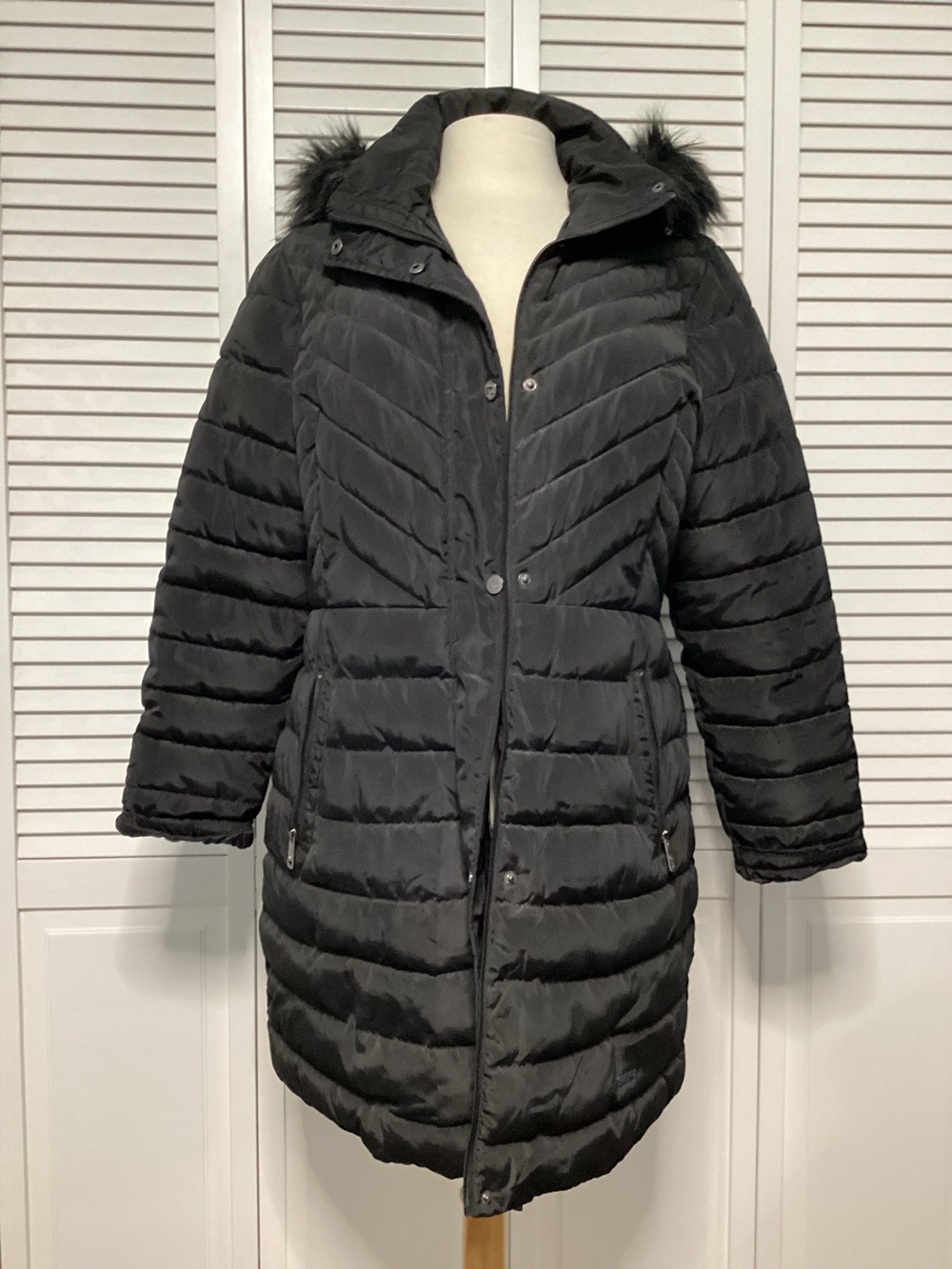 Kenneth Cole Black Quilted Long Puffer Coat with Faux Fur Trim